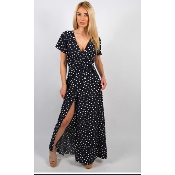 Variou Dresses & Skirts - HP❤️Women’s Black High Slit Polka Dot Maxi Dress Sz S